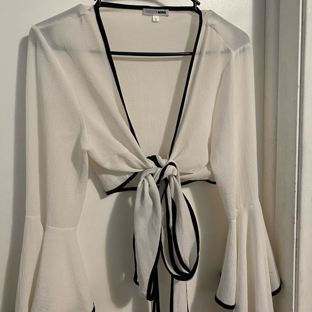 Small Black and White Blouse